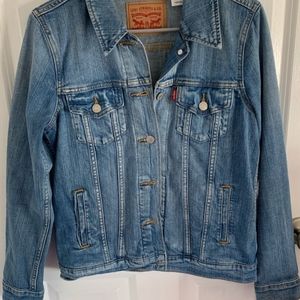 Levi’s Women's Denim Trucker Jacket